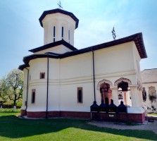 Manastirea_surpatele