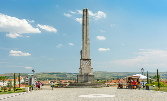Obeliscul lui Horea Closca si Crisan din orasul Alba Iulia