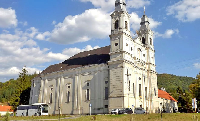 biserica-si-manastirea-franciscana-din-orasul-odorheiu-secuiesc-panoramio