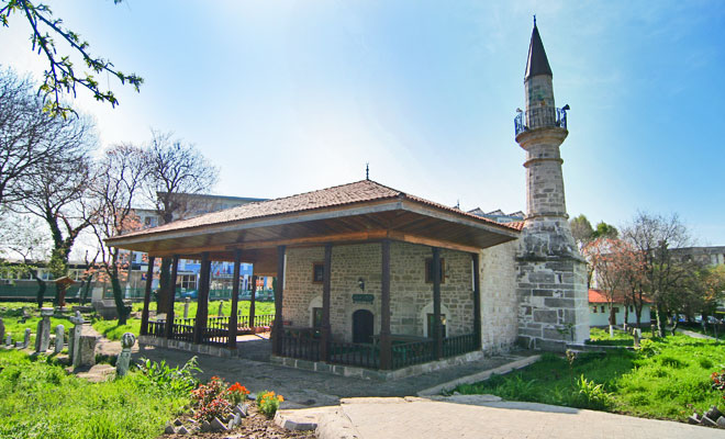 moscheea-esmahan-sultan-din-orasul-mangalia