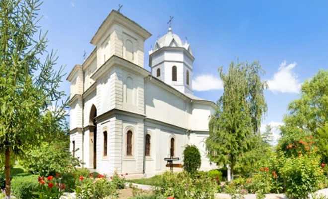 biserica-sfintii-voievozi-din-orasul-slobozia-crestinortodox