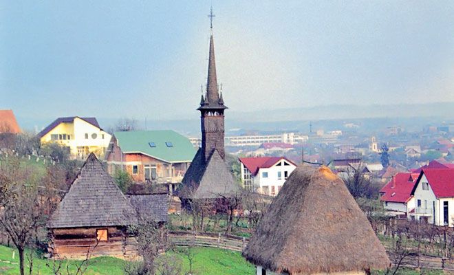 biserica-din-lemn-din-chechis-orasul-baia-mare-wikimedia