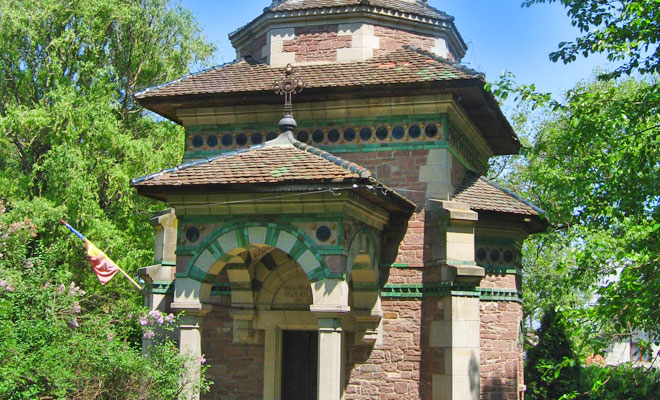 mausoleul-lui-vasile-alecsandri-din-comuna-mircesti