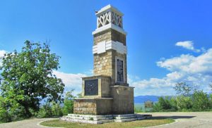 monumentul-vanatorilor-de-munte-din-orasul-targu-neamt-drao